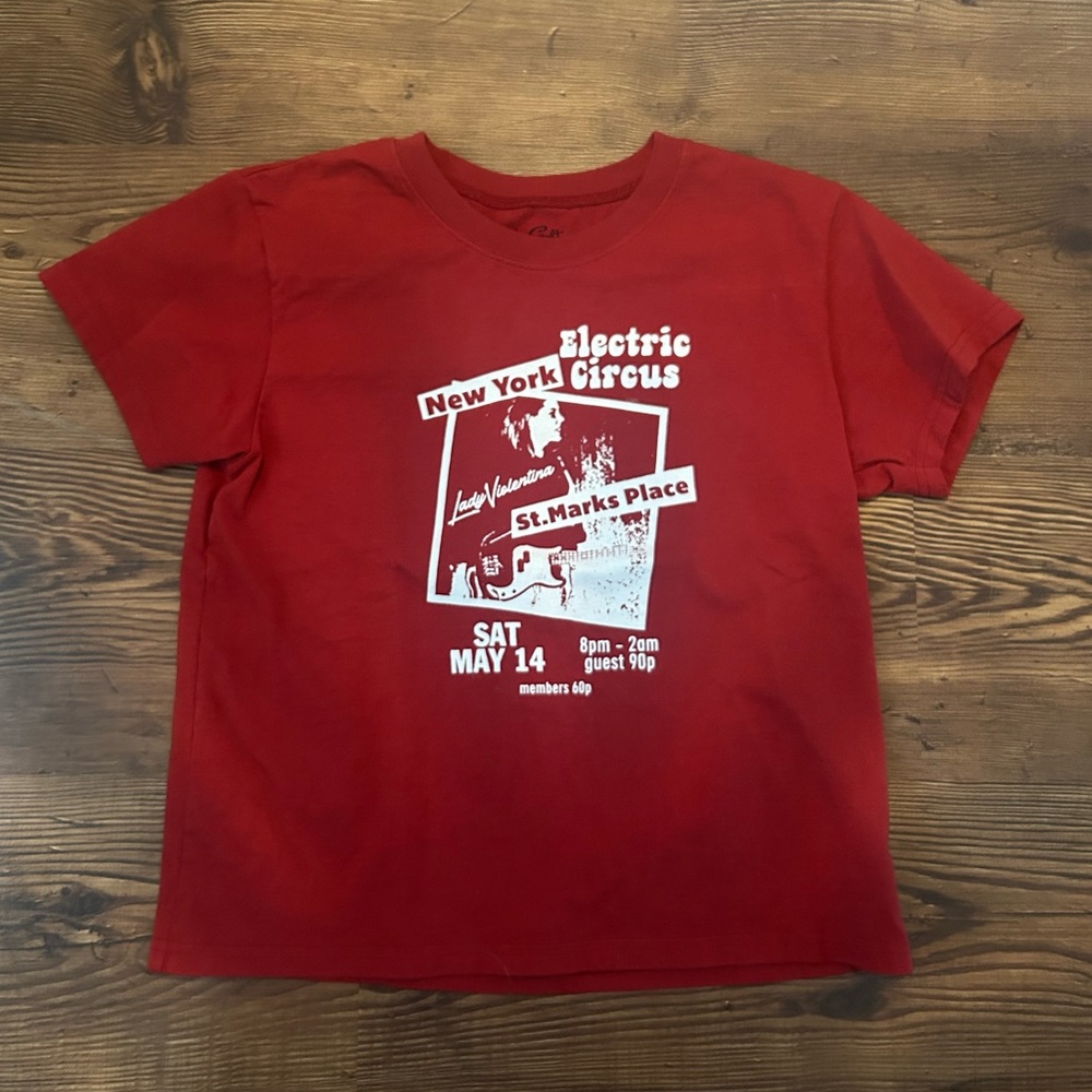 Brandy Melville baby tee